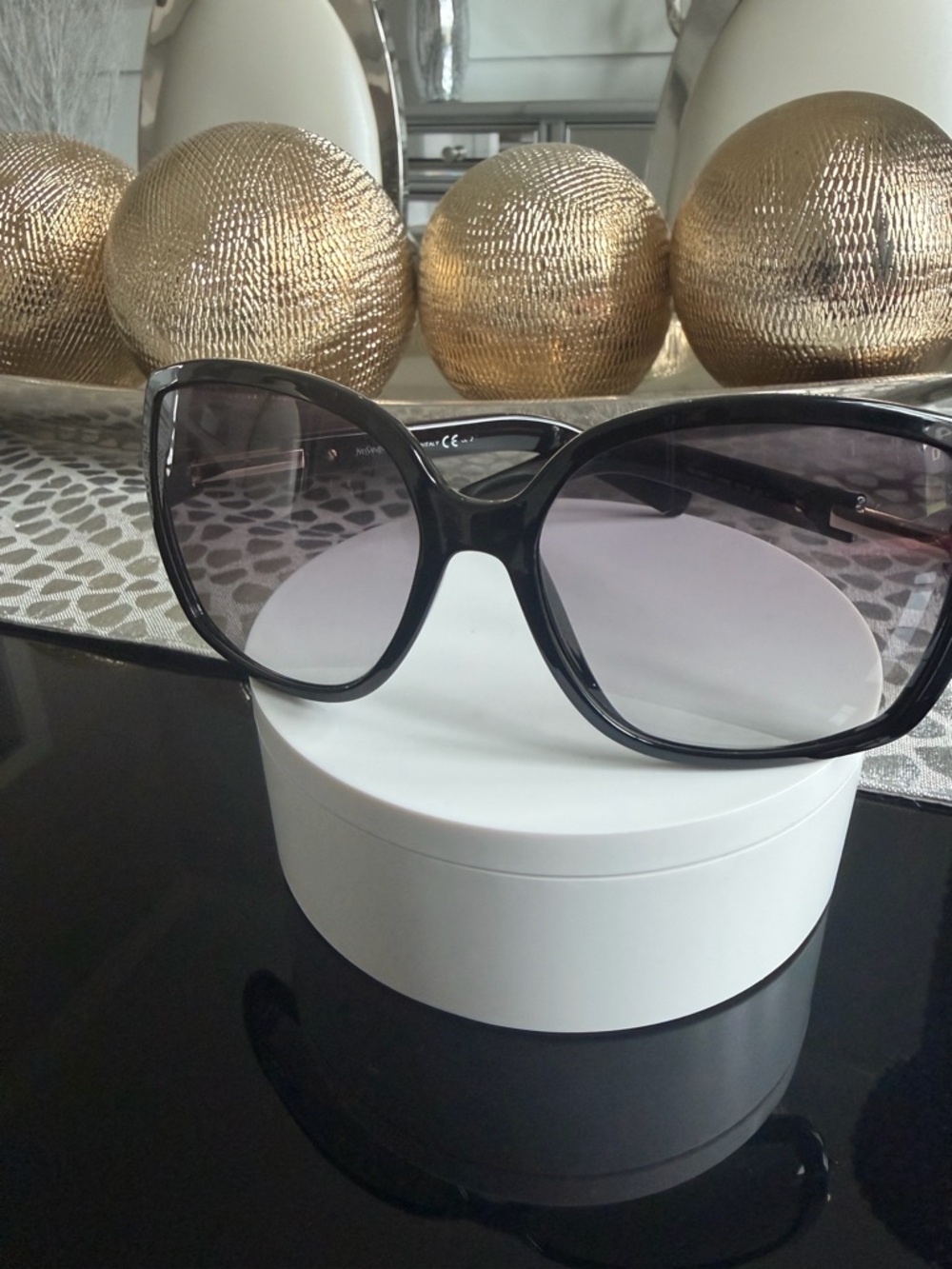 Yves Saint Laurent Black Oversized Women's Sunglasses with Gradient Lenses - Picture 2 of 6